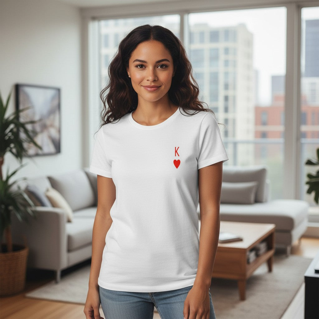 T-shirt blanc BROCK en coton biologique avec imprimé King de cœur rouge, col rond, manches courtes.