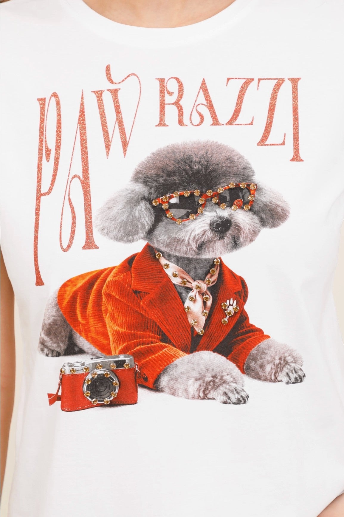 BROCK T-shirt blanc en coton pour femme avec imprimé chien stylé "Pawrazzi" et lunettes ornées.