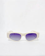 Lunettes de soleil ÉLINE L'ATELIER blanches à verres dégradés violets, monture épaisse et design moderne.