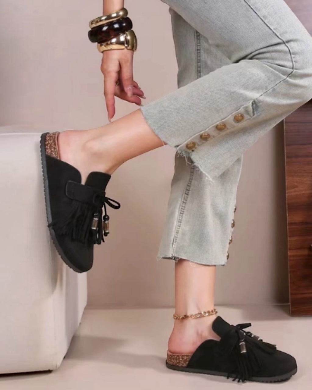 Mules Suédine Bride Franges Pompons Perlés Semelle Effet Bois – Cink-me