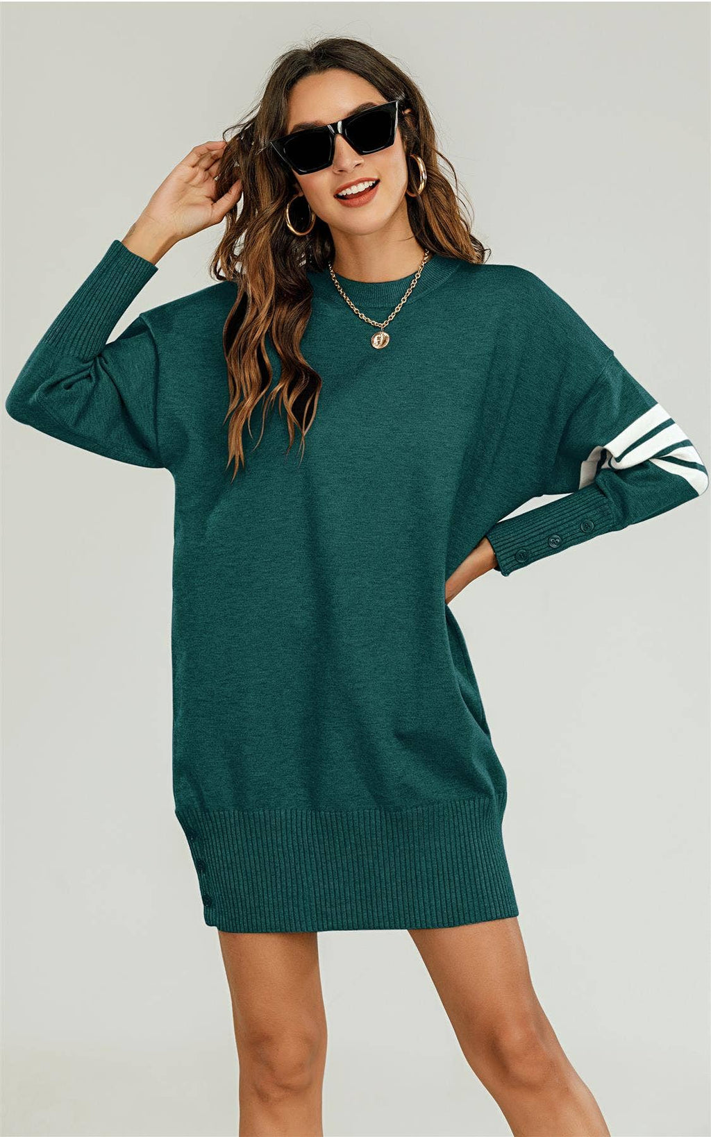 Robe pull tunique en tricot à rayures blanches en vert foncé  FS collection