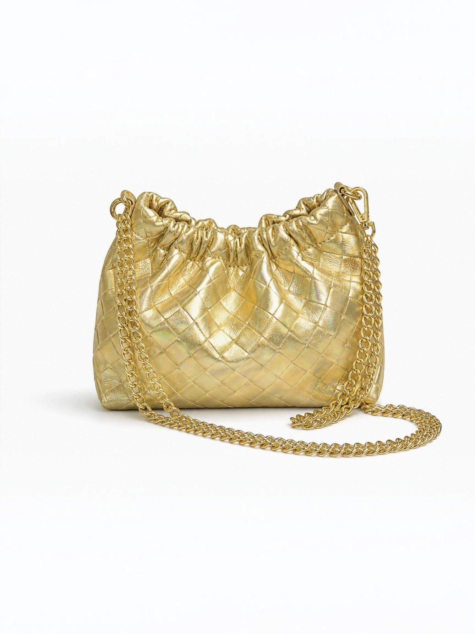 Sac à main. LOUISA LEE en cuir de vachette irisé doré avec effet matelassé et bandoulière chaîne élégante