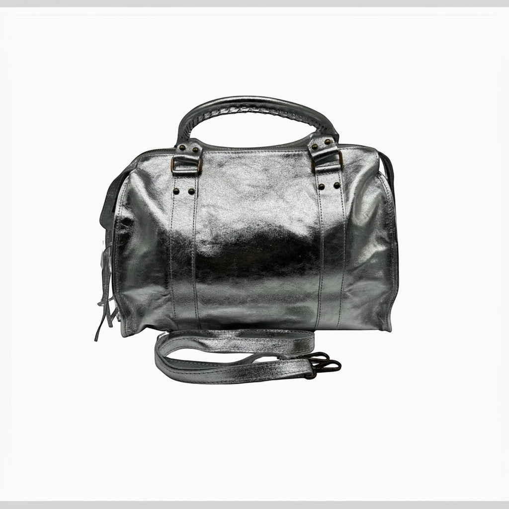 Sac à main LOUISA LEE Capucine Large en cuir irisé argenté, fabrication italienne, idéal pour ordinateur portable.