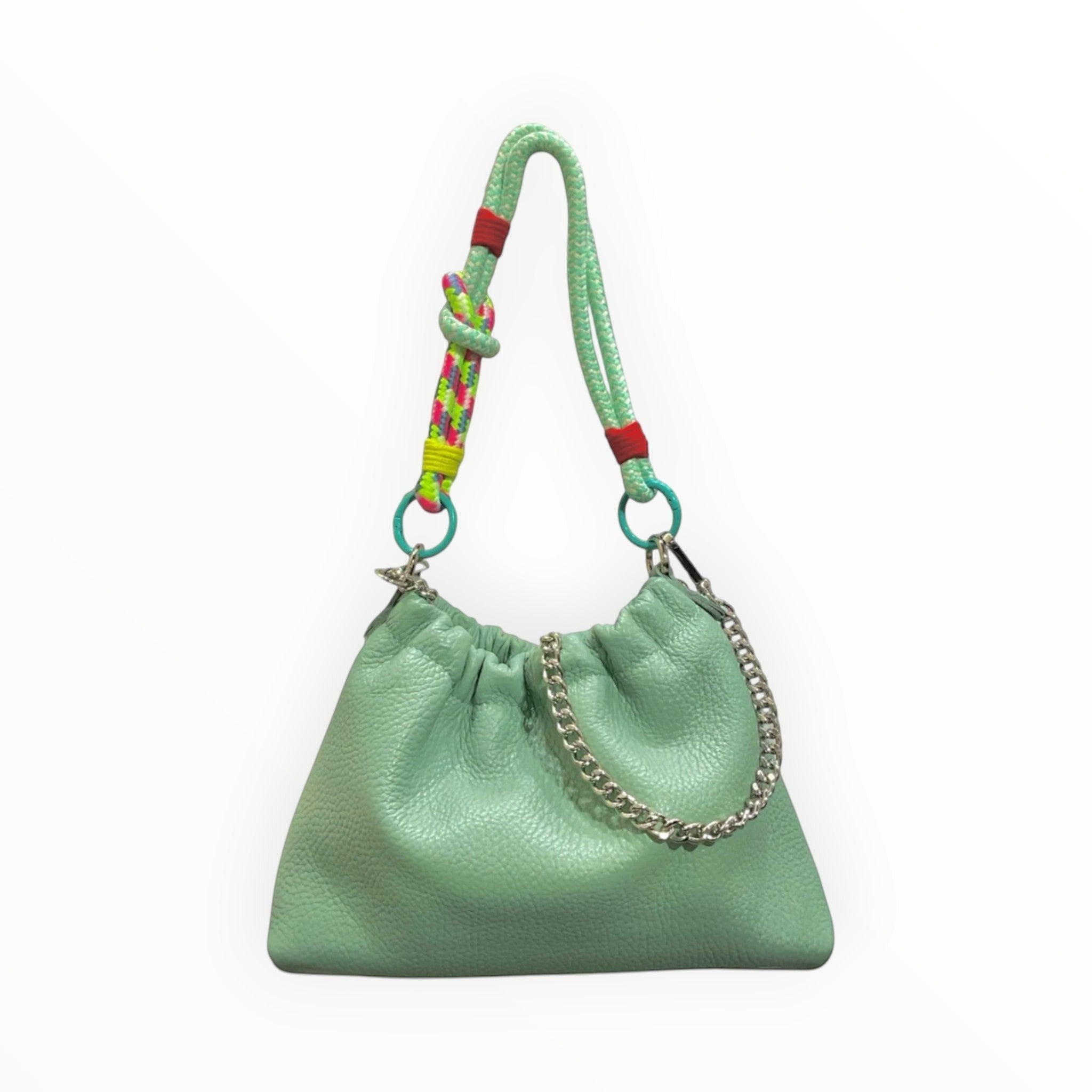 Sac à main LOUISA LEE vert menthe en cuir grainé, bandoulière cordelette colorée, chaîne amovible, fabrication italienne.