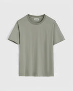 T-shirt basique FRILIVIN vert sauge en coton, modal et polyester, manches courtes, coupe décontractée.