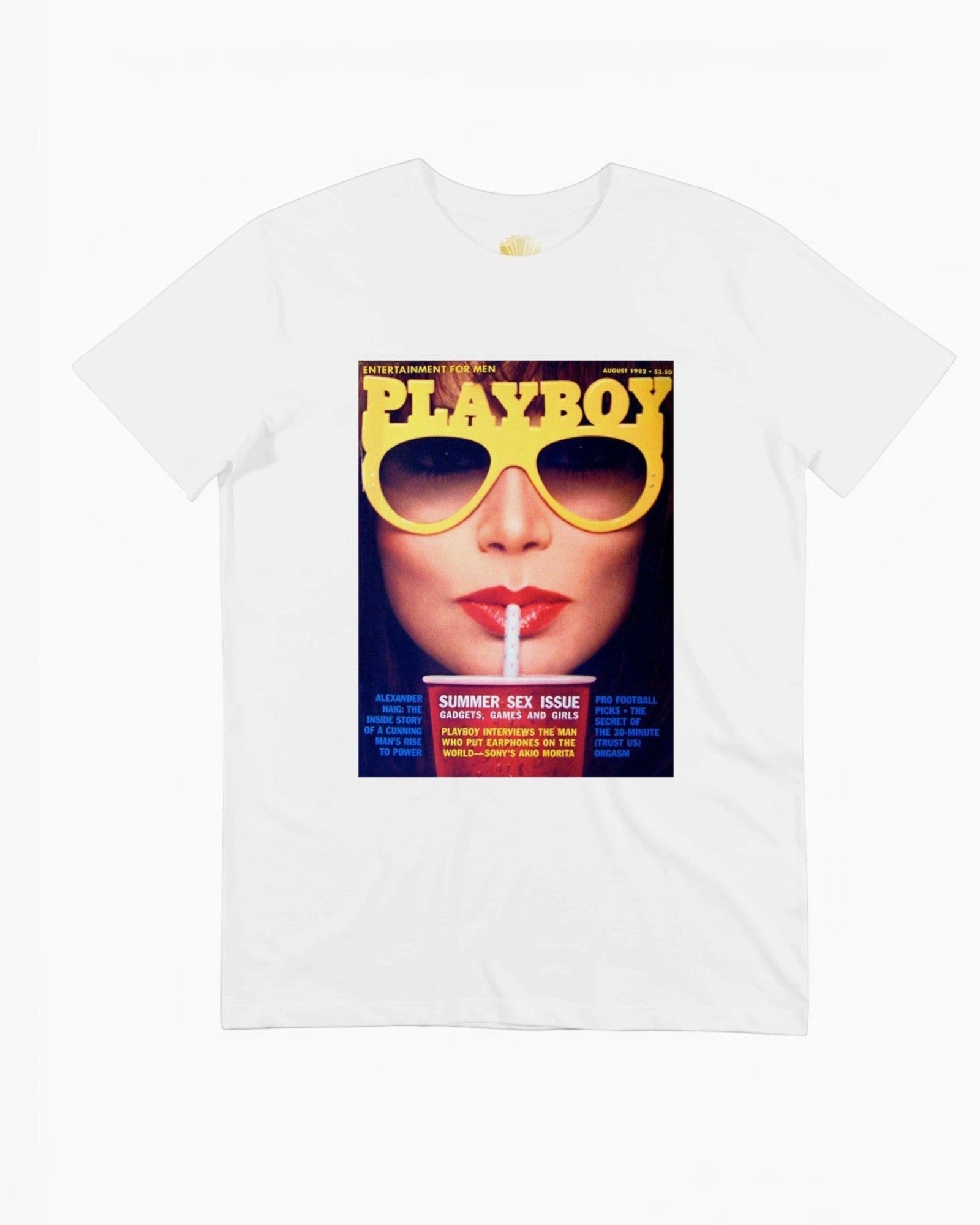 T-shirt blanc en coton biologique avec une impression vintage de la couverture du magazine Playboy d'août 1983.